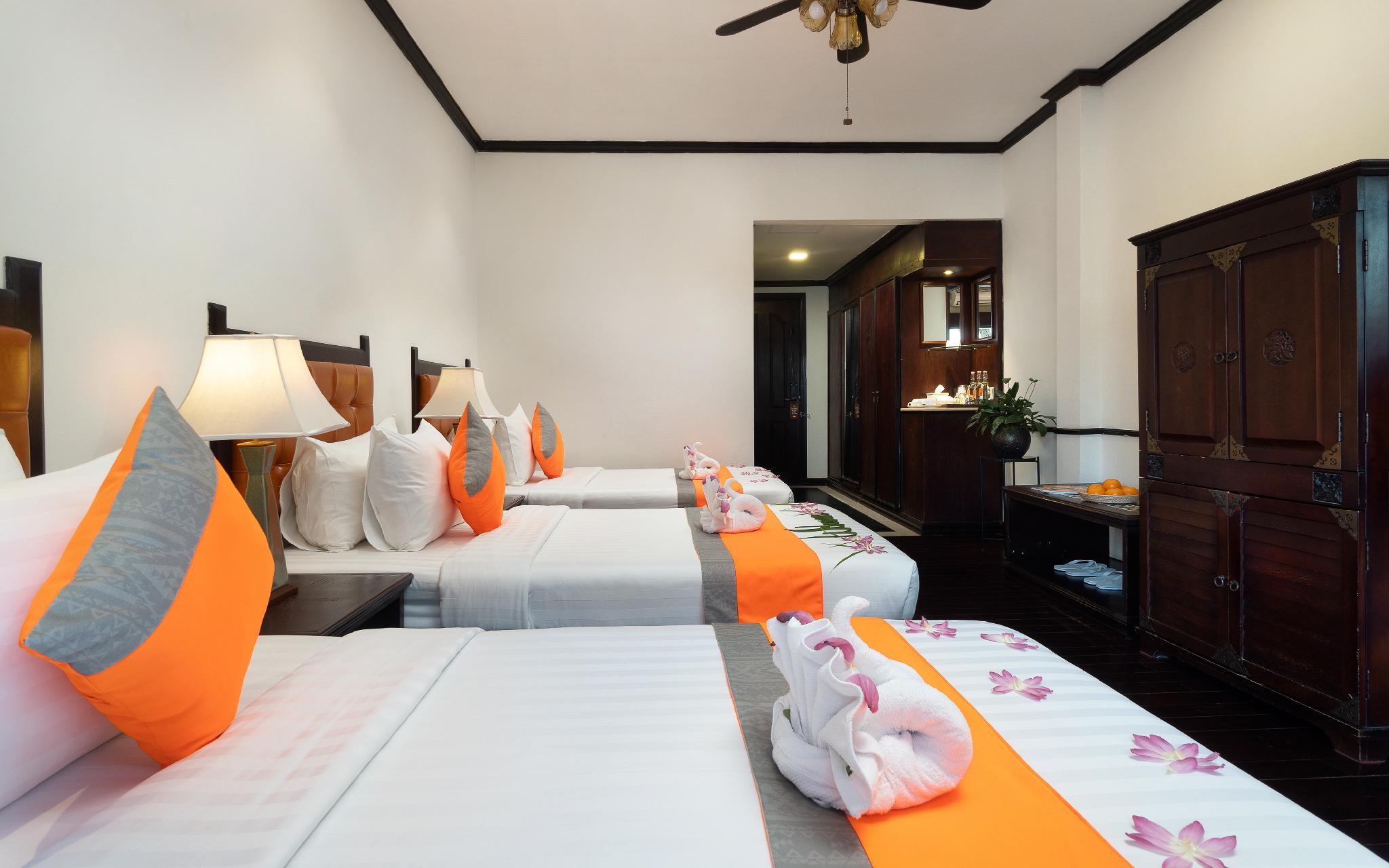 Family Triple Room with Balcony2