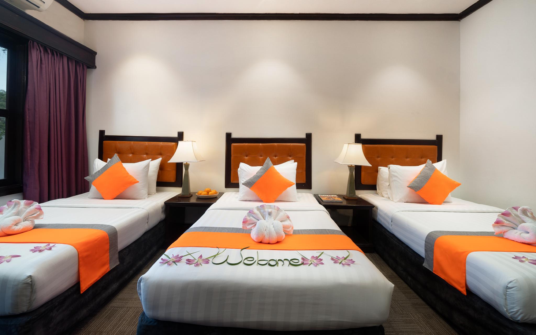 Family Triple Room with Balcony3