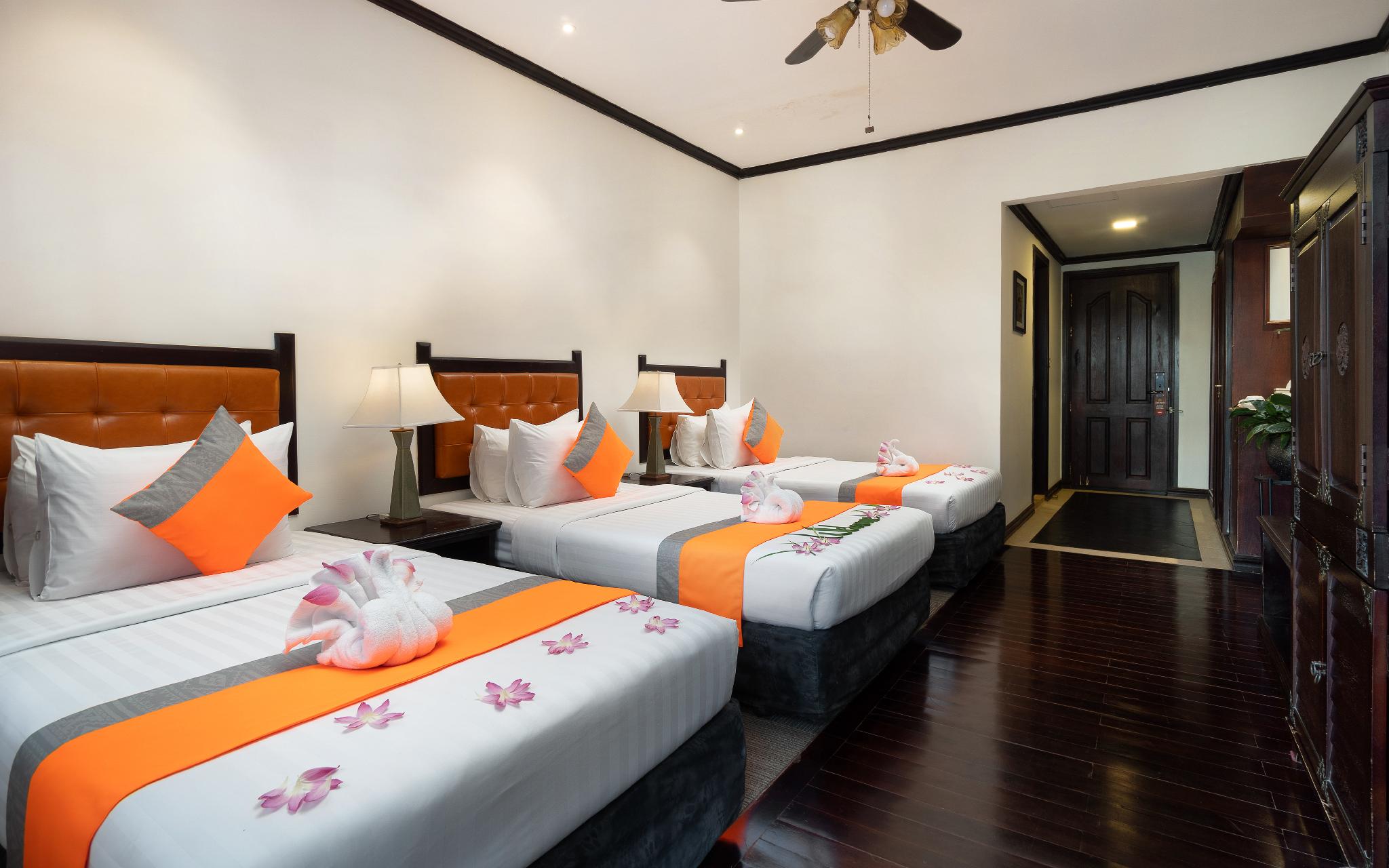 Family Triple Room with Balcony5